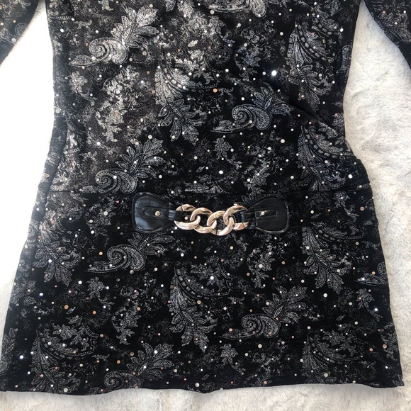 Black and shiny SAN FRANCISCO lace blouse. 👚 - Picture 3 of 5